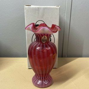 Don Fenton 2001 Cranberry Opalescent optic swirl Vase 6 1/2 " 7279 CR Box